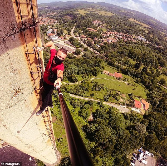 Chuyên sống ảo trên các tòa nhà chọc trời, chàng trai ra đi ở tuổi 30 khi leo lên tòa tháp ở Hong Kong - Ảnh 3.