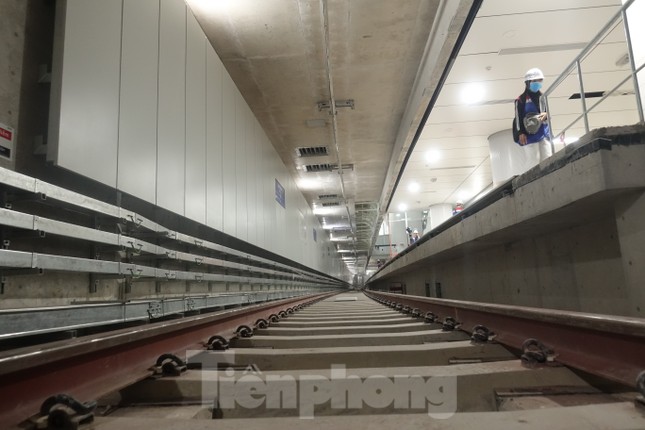 Metro số 1 TPHCM: Ga ngầm lớn nhất hoàn thiện trên 99%, cuối năm nay chạy thử toàn tuyến - Ảnh 12.