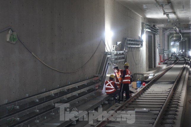 Metro số 1 TPHCM: Ga ngầm lớn nhất hoàn thiện trên 99%, cuối năm nay chạy thử toàn tuyến - Ảnh 13.