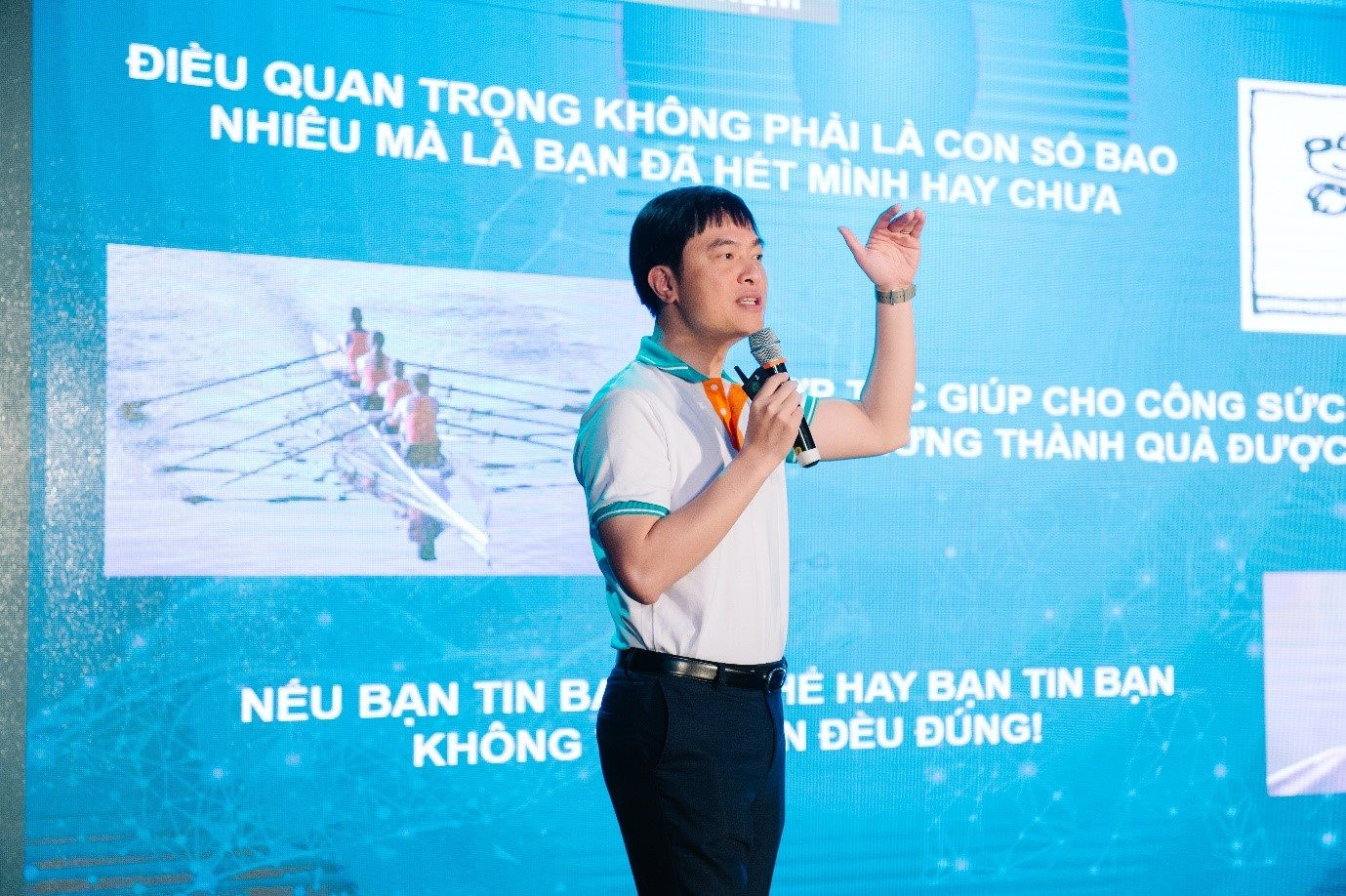 CEO ABBank Phạm Duy Hiếu: “Tổ chức luôn trao cơ hội nếu bạn còn khát khao cống hiến” - Ảnh 2.