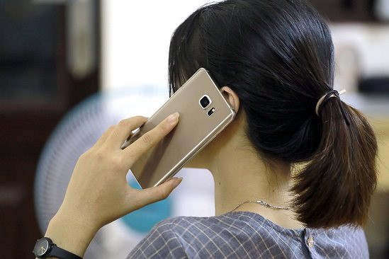 Nữ kế toán bị lừa chuyển khoản 7 tỷ đồng chỉ sau một cuộc điện thoại: Thủ đoạn quen thuộc, vì sao vẫn nhiều người 'sập bẫy'? - Ảnh 1.
