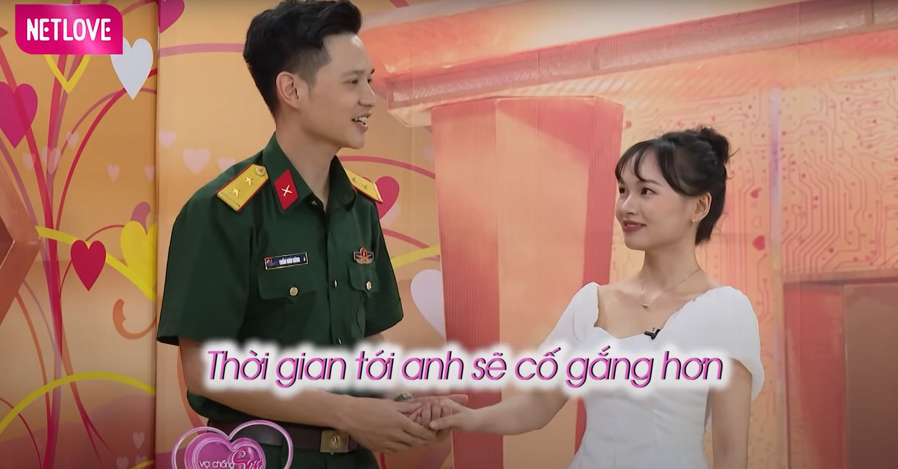 Anh bộ đội siêng đi ăn cưới bỗng "chốt" được vợ xinh, tới phòng trọ cầu hôn bị nàng chê lãng xẹt - Ảnh 3.