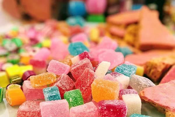 Bỏ ngay 6 thực phẩm này ra khỏi thực đơn hàng ngày vì rất hại cho não, khiến bạn 30 tuổi mà trí nhớ như người già 70 - Ảnh 2.