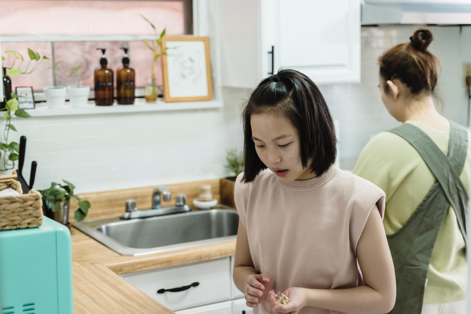 Bị người giúp việc "vẽ cảnh" trả nợ dùm, gia chủ vừa mất tiền, mất luôn nhẫn cưới và kinh nghiệm khi thuê "nanny" - Ảnh 5.