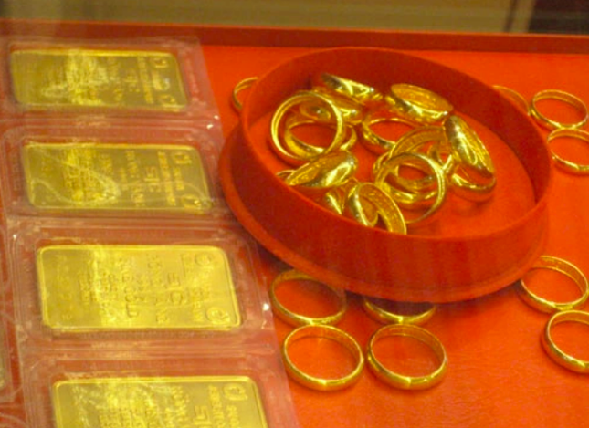 Vàng SJC 'vênh' vàng nhẫn 11 triệu đồng/lượng - Ảnh 1.
