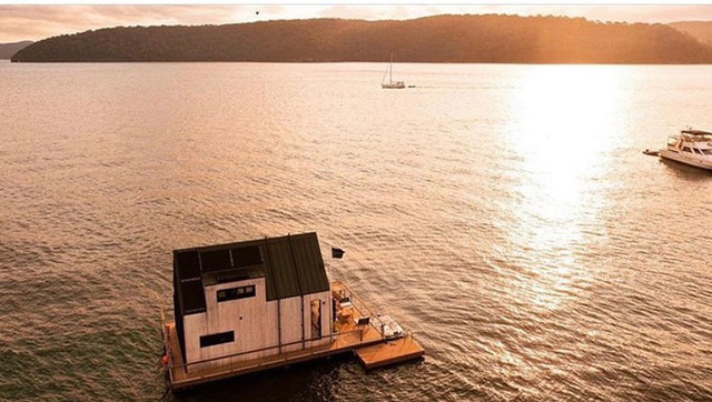Ngôi nhà nhỏ gọn nổi trên mặt nước, sử dụng năng lượng từ mặt trời nhưng có giá thuê 30 triệu/đêm - Ảnh 7.