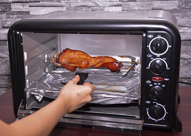 WHO cảnh báo thịt gà bổ dưỡng nhưng có thể “gây họa” chỉ vì thói quen đơn giản này - Ảnh 2.