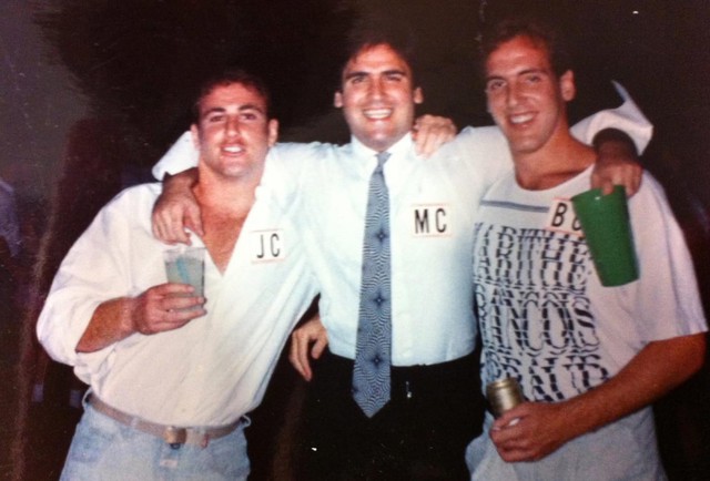 Cuộc đời khác xa với người anh tỷ phú của Brian Cuban: Định nghĩa thành công đâu chỉ đơn giản là nhiều tiền - Ảnh 1.