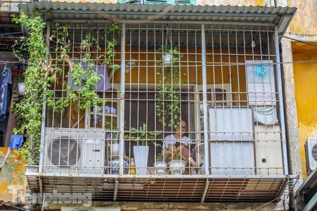 Cận cảnh các chung cư trước nguy cơ đổ sập bất cứ lúc nào ở Hà Nội - Ảnh 20.