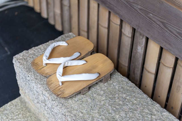 Vội mấy người Nhật cũng không bao giờ quên cởi giày trước khi bước vào nhà, hóa ra đó là lý do vì sao tuổi thọ của họ luôn vô địch thế giới - Ảnh 3.