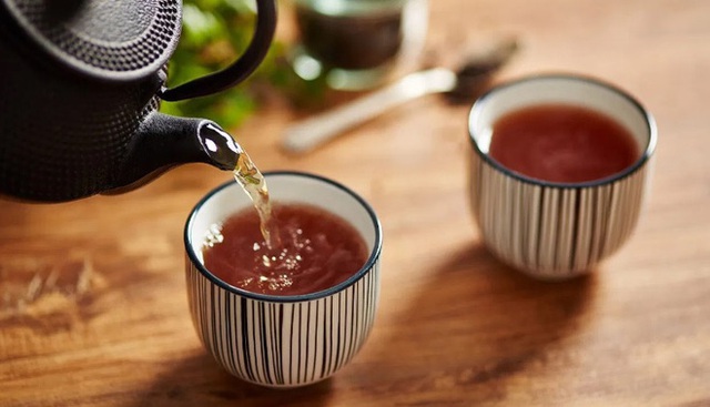 5 tác dụng phụ của việc uống quá nhiều trà: Dân nghiện trà đừng bỏ qua! - Ảnh 1.