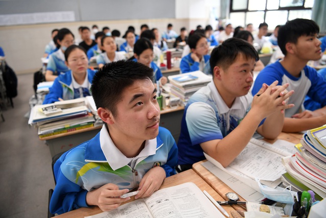 Cậu bé 7 tuổi mất đi đôi chân, hội bạn thân kiên trì đồng hành, 10 năm sau tạo ra kỳ tích - Ảnh 7.