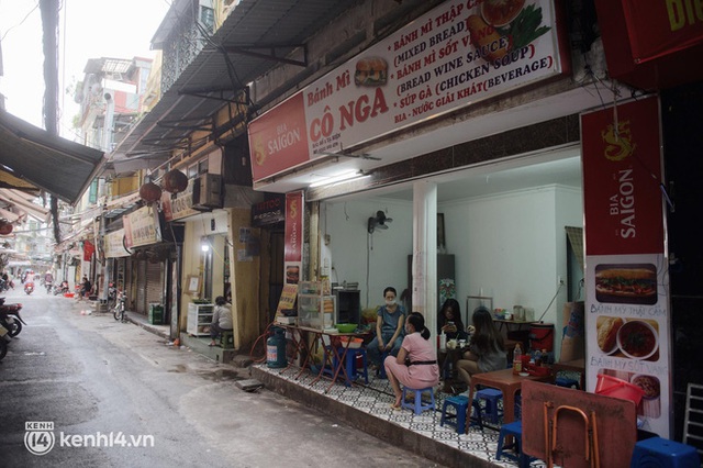 Cuộc hội ngộ với quán xá lớn nhất năm của người Hà Nội: Nơi tấp nập, nơi vẫn “đóng cửa then cài” khiến khách mừng hụt - Ảnh 5.