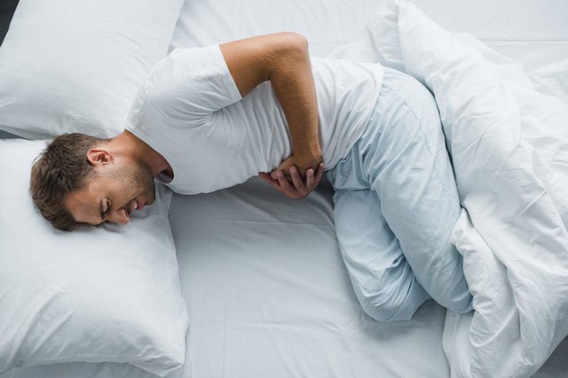 Người đàn ông đau bụng suốt 4 giờ, bác sĩ kết luận bị nhồi máu cơ tim: Hoá ra 70% người mắc bệnh này bị đau tim, 30% còn lại sẽ ở đau ở 5 bộ phận này - Ảnh 1.