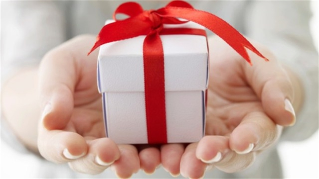 Quà tặng không quan trọng bằng cách tặng: Người có EQ cao tri ân quý nhân theo 3 cách vừa tinh tế vừa ấn tượng, người nhận dù khó tính cũng thấy mát lòng - Ảnh 2.