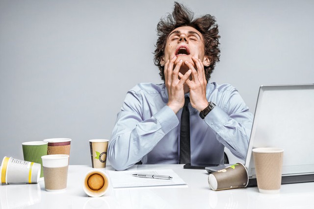 Khi bạn ngủ đêm mà cơ thể có 3 biểu hiện này, axit uric đã “vượt chuẩn”, không chỉ gout, nguy cơ sỏi thận, suy thận cũng ập ngay vào - Ảnh 3.