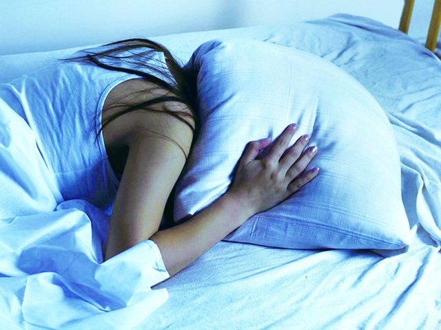 Chất lượng giấc ngủ ảnh hưởng nghiêm trọng đến nguy cơ trầm cảm như thế nào? - Ảnh 1.