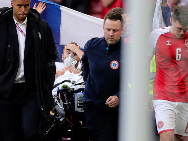 Nóng: Bác sĩ Đan Mạch tiết lộ Eriksen thực sự đã chết trước khi được cứu sống - Ảnh 3.