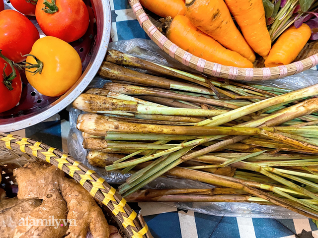Cọng hành, bó cải bỗng thành của quý của nhiều gia đình tại Sài Gòn, thay đổi luôn cách dùng rau thịt trong mỗi bữa ăn! - Ảnh 4.