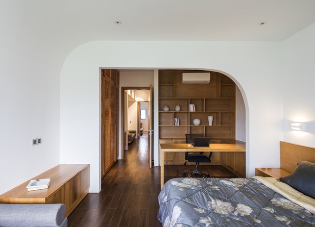 Ngôi nhà cắt khoét siêu art chiếm spotlight cả khu phố: Design bên trong xịn không kém, sân thượng chill như quán cafe - Ảnh 17.