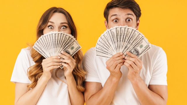 Phụ nữ đang dần tiết kiệm giỏi hơn đàn ông? Có tới 3 nguyên nhân chính biến họ thành nhà quản lý tài sản “thông thái” - Ảnh 1.