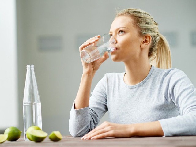 Bất kể là nam hay nữ, sau 45 tuổi hãy áp dụng ngay quy tắc “4 phải - 4 không” này để khoẻ mạnh và sống thọ hơn - Ảnh 5.