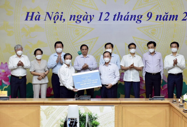BIDV ủng hộ 25 tỷ đồng chung tay thực hiện chương trình Sóng và máy tính cho em - Ảnh 1.