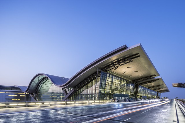 Top 10 sân bay sang chảnh bậc nhất thế giới: Singapore đẹp như khu nghỉ dưỡng trị giá 1,7 tỷ USD cũng chỉ hạng 3, quốc gia TOP 1 là cái tên không ngờ - Ảnh 5.