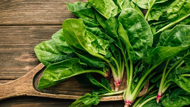 Một loại rau được mệnh danh là rau hoàng đế: Chứa vô số chất dinh dưỡng lại khá ít calo, ăn mỗi ngày giúp giảm 50% nguy cơ ung thư ruột kết - Ảnh 1.