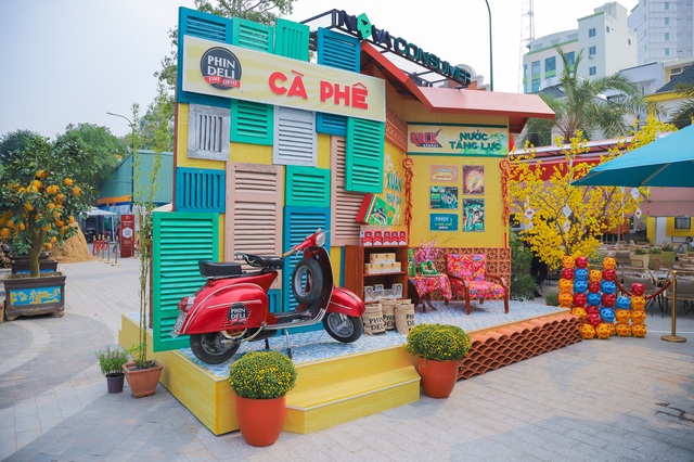 Chùm ảnh hội hoa xuân Tết 2022 tại khu trưng bày bất động sản lớn nhất trung tâm Sài Gòn - Ảnh 6.