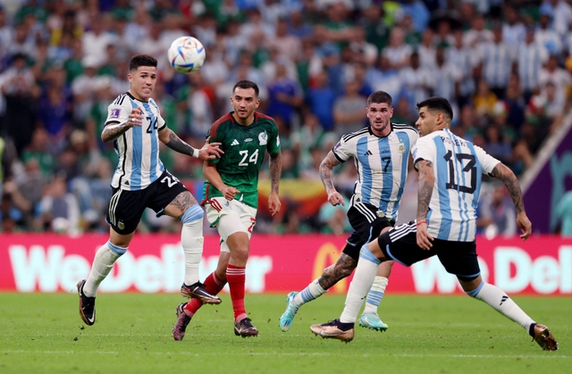Dư âm Argentina 2-0 Mexico: Chỉ có thể là thiên tài Messi - Ảnh 2.