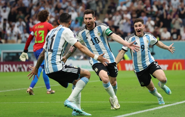 Dư âm Argentina 2-0 Mexico: Chỉ có thể là thiên tài Messi - Ảnh 1.
