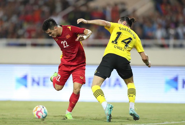 Tuyển Việt Nam thắng ngược CLB Dortmund - Ảnh 3.