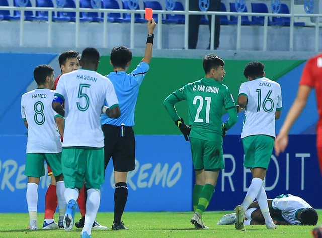 15 phút khó quên của cầu thủ U23 Việt Nam khi phải làm thủ môn bất đắc dĩ - Ảnh 1.