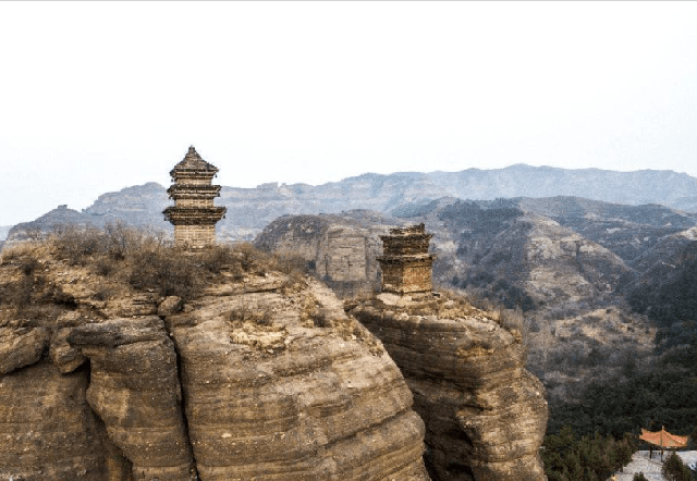 Núi sinh đôi độc đáo ở Trung Quốc: Có 2 bảo tháp nghìn năm vững chãi sau địa chấn, sự tồn tại vẫn còn là ẩn số - Ảnh 4.