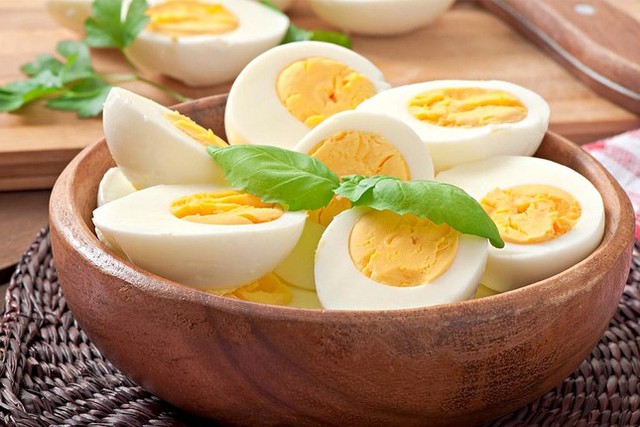 Vô tư ăn trứng mà không biết những đại kỵ này có thể khiến bạn ngộ độc, kết sỏi trong phổi - Ảnh 1.