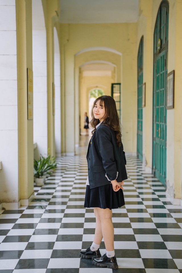 Không IELTS cao, nữ sinh trường Chu Văn An vẫn ẵm học bổng toàn phần tại Singapore: Trả lời phỏng vấn về tỷ phú Elon Musk hay như nuốt đĩa - Ảnh 3.