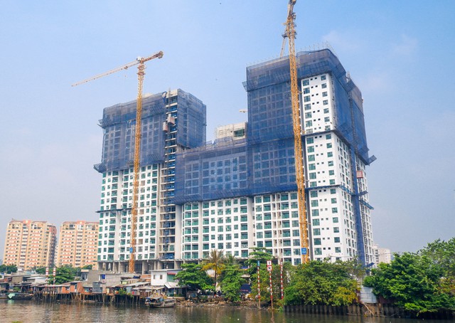 Giá căn hộ cao ngất ngưởng tại quận có mật độ dân số cao nhất Việt Nam - Ảnh 7.