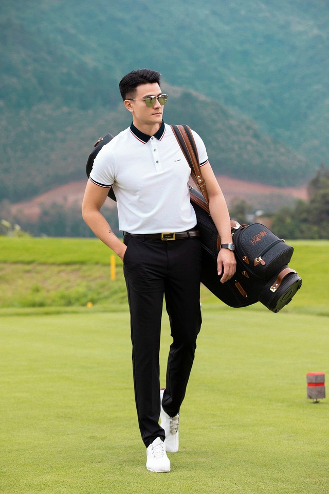 Vĩnh Thụy khoe diện mạo nam thần với trang phục De Obelly trên sân golf - Ảnh 1.