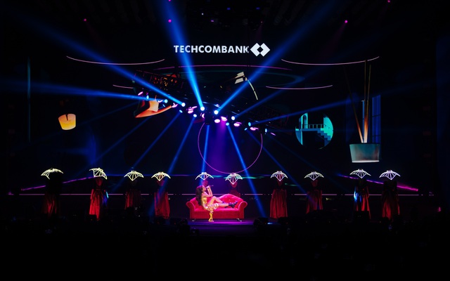 Thời Khắc Giao Thời: Đại nhạc hội đánh dấu hành trình vươn tầm 10 năm Techcombank Priority - Ảnh 1.