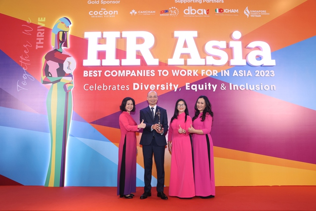 BAC A BANK giành 2 giải thưởng lớn tại HR Asia Award 2023 - Ảnh 3.